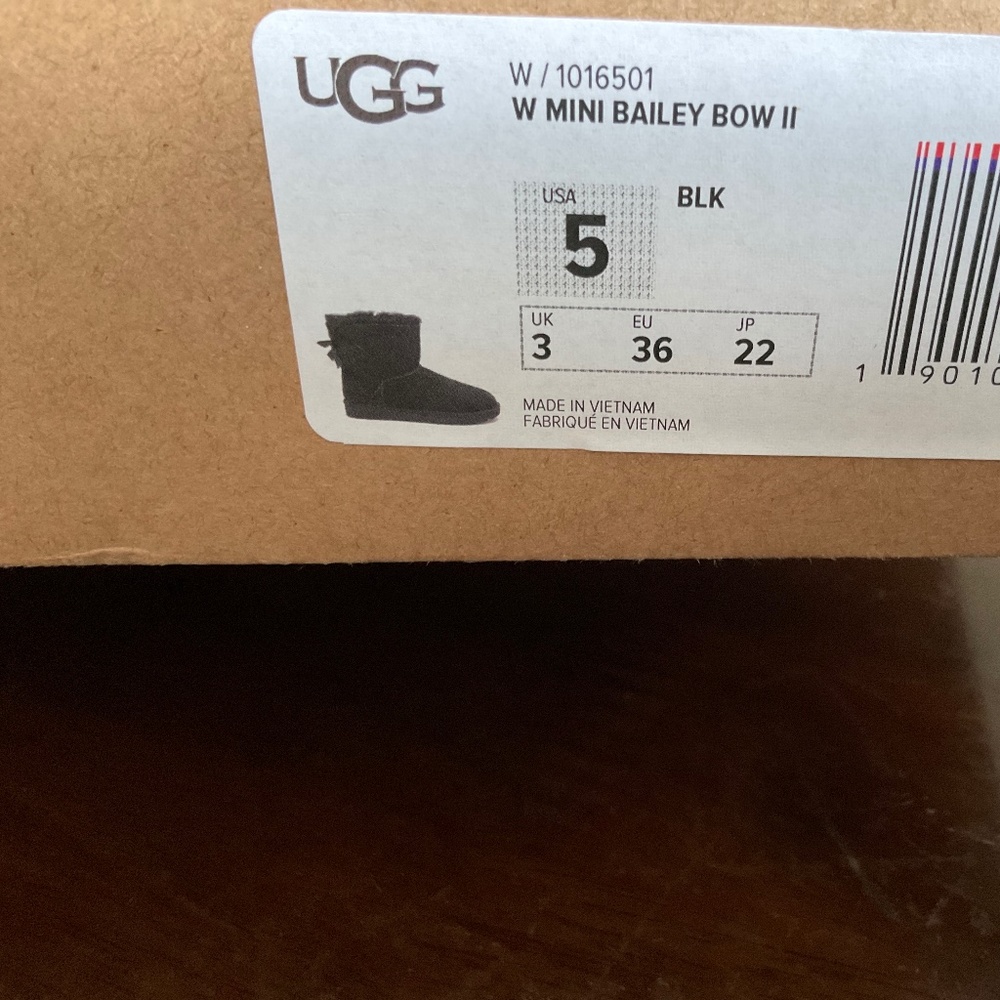 Ugg Boots - image 4